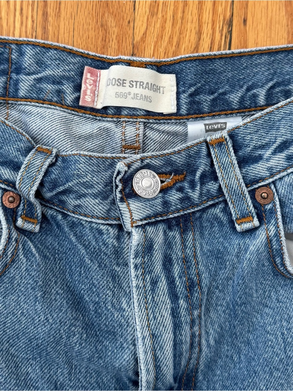 Levi's 569® Loose Straight Women’s Jeans in Light Blue Denim